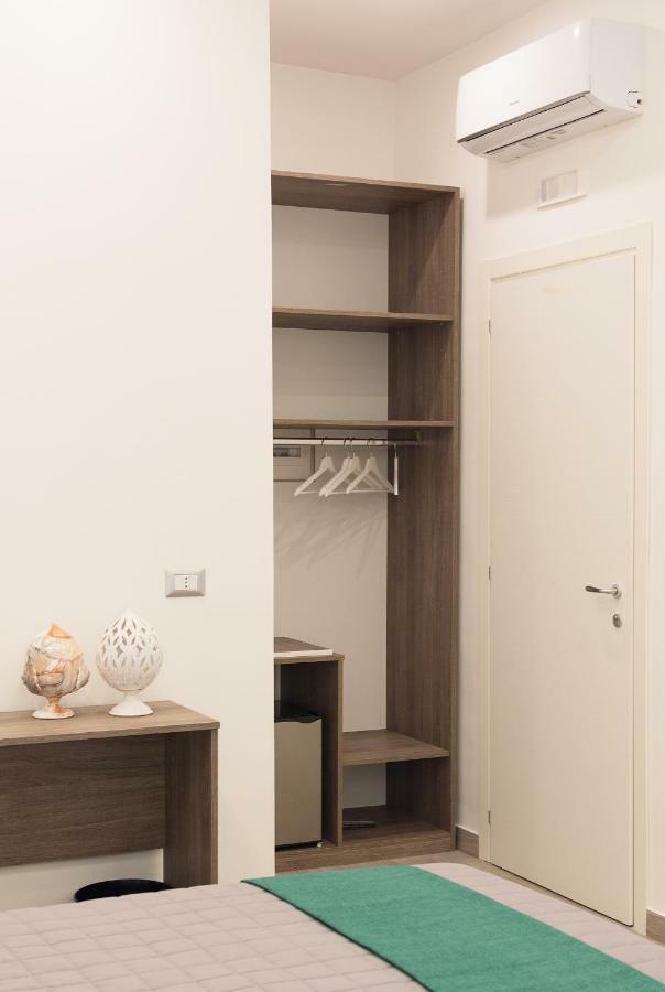B&B Toledo One Napels Buitenkant foto