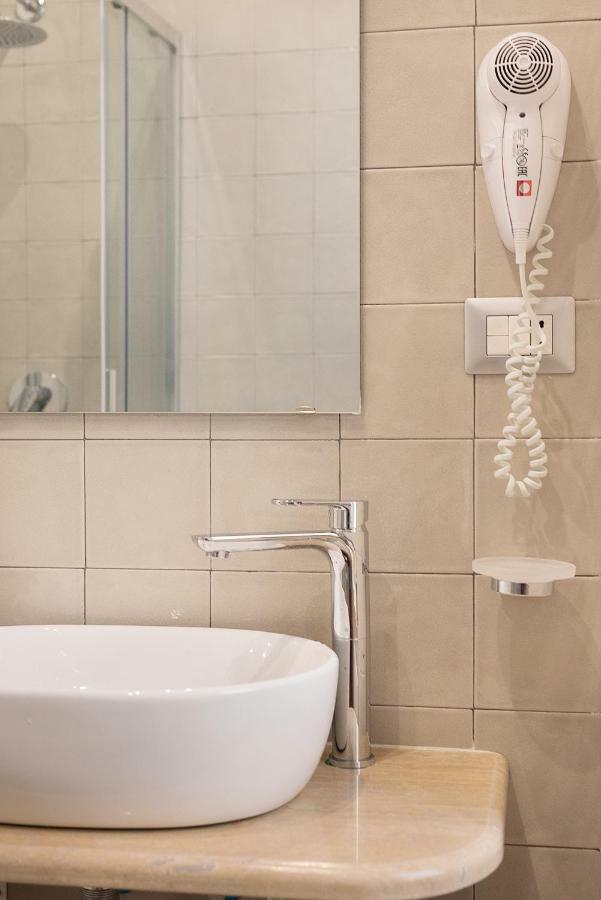 B&B Toledo One Napels Buitenkant foto