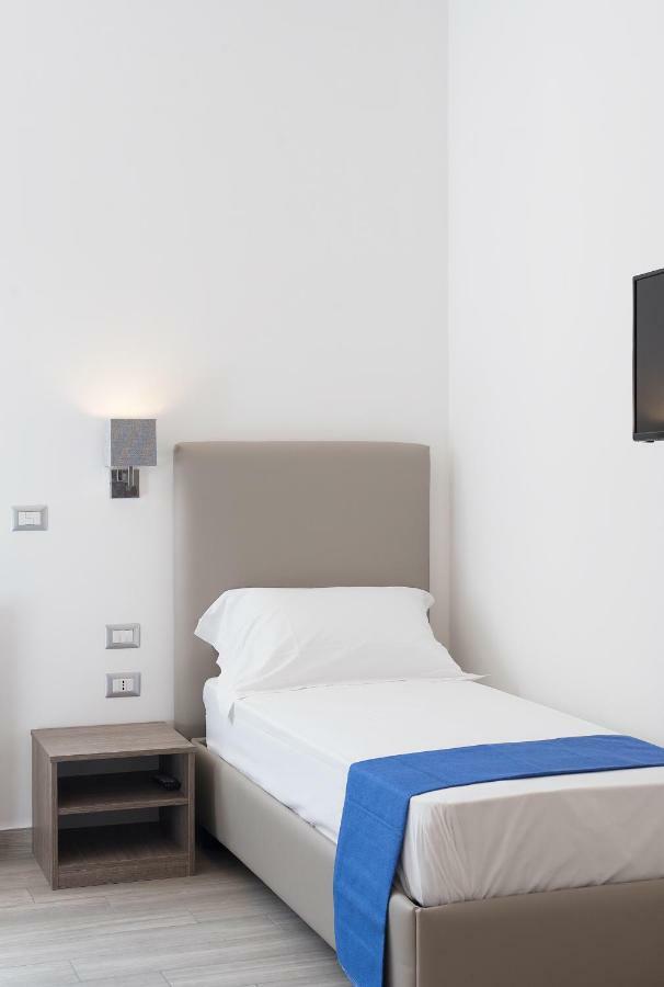 B&B Toledo One Napels Buitenkant foto