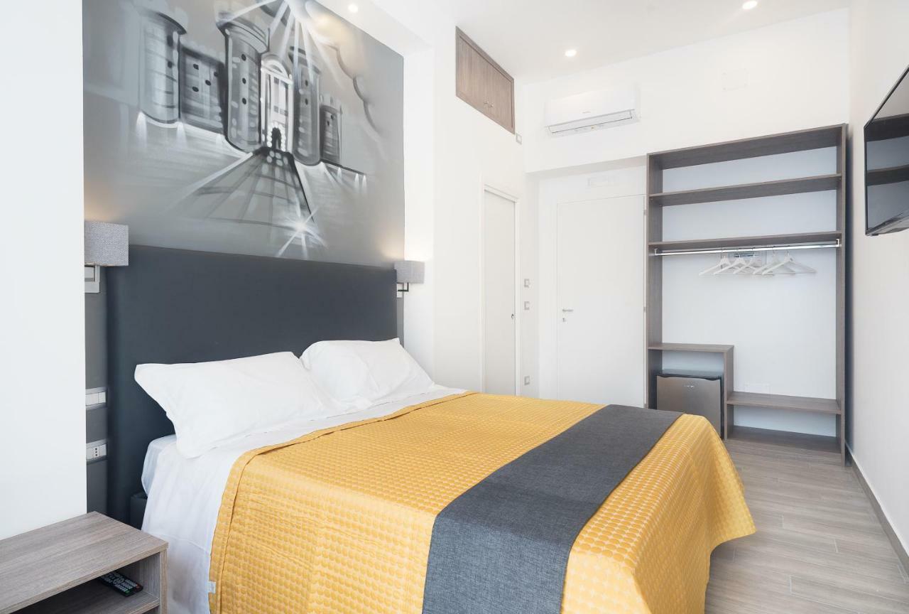 B&B Toledo One Napels Buitenkant foto